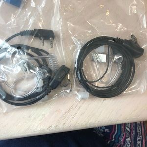 Walkie talkie ear piece